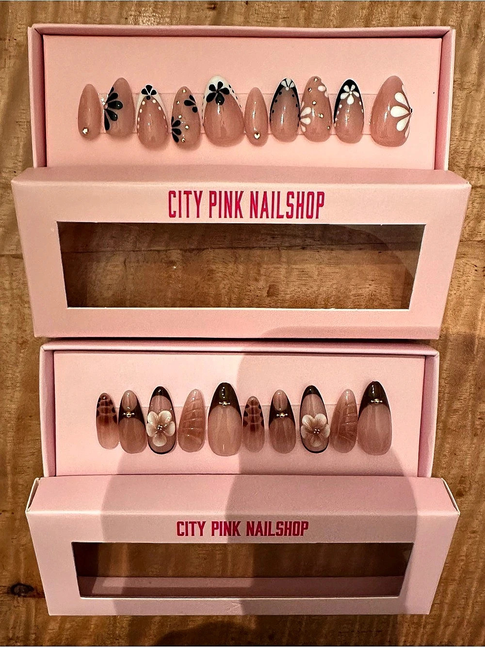 City Pink Nailshop Daisy Chain and Caramel Blossom Press on Nails. Small